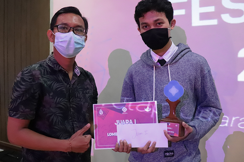 FESTIKA 2020 Nobatkan Mahasiswa PENS Juara 1 Kategori Web Design