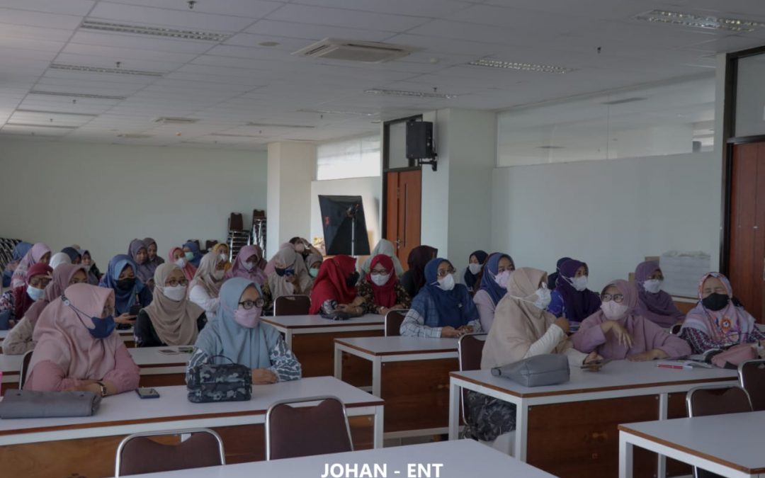 Tingkatkan Skill Memotret Makanan dengan Alat Sederhana, Dharma Wanita PENS Gelar Workshop Food Photography