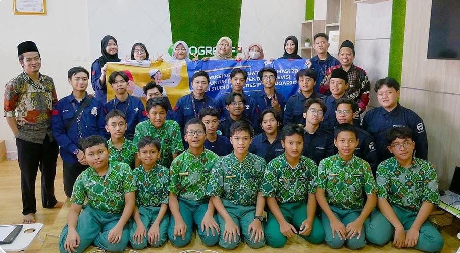 Sebagai Bentuk Pengabdian Masyarakat, Prodi TRM Helat Workshop Animasi 2D untuk Sekolah Progresif Bumi Sholawat